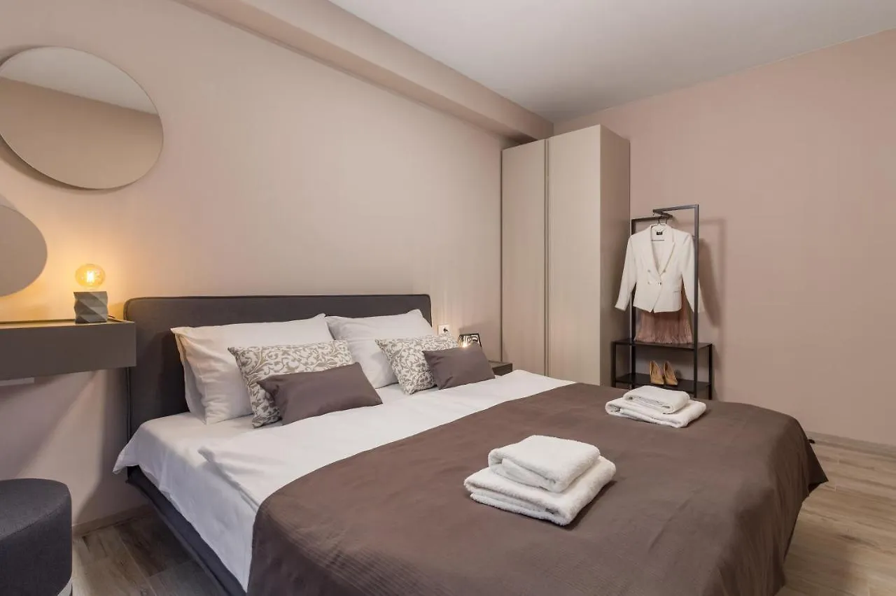 Apartment Nensi Pjescana Uvala Croatia