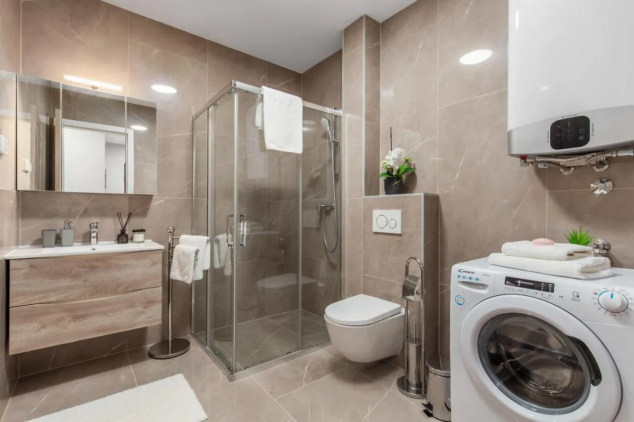 Apartment Nensi Pjescana Uvala